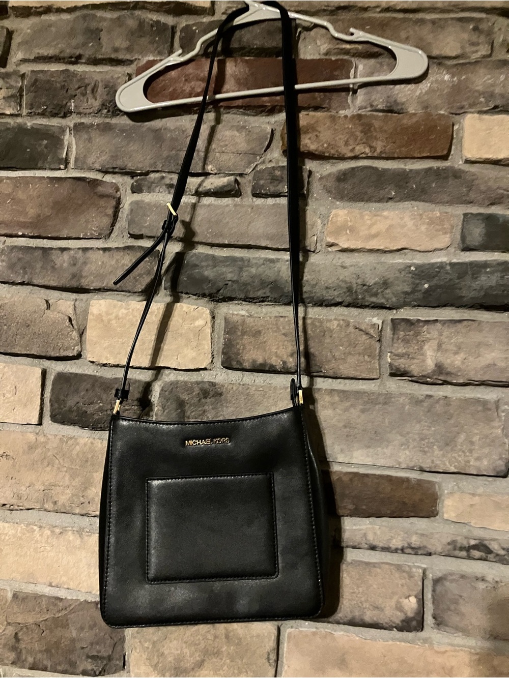 Michael Kors Gloria Medium Pocket Swing Pack crossbody bag in black leather NWT